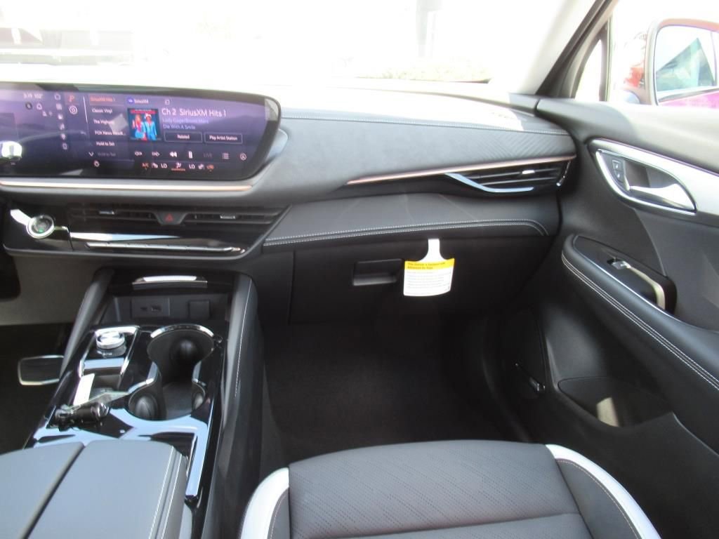 2025 Buick Envision Sport Touring photo 7