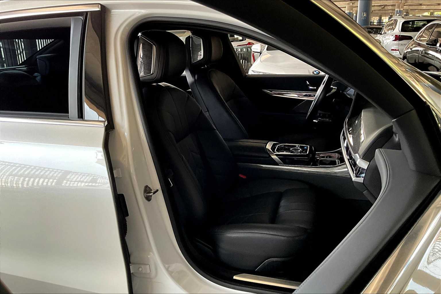 2024 Bmw i7 eDrive50 photo 8