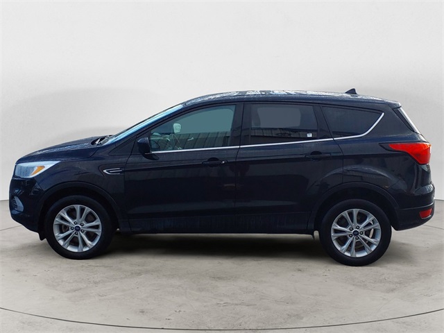 2019 Ford Escape SE photo 2