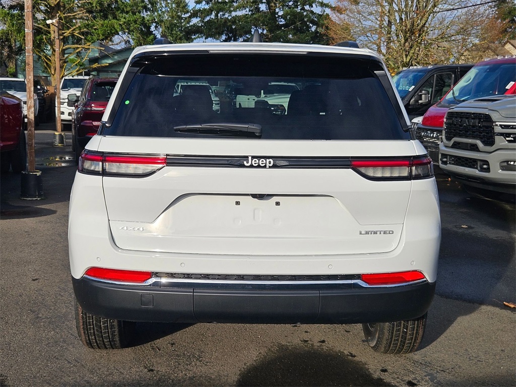 2025 Jeep Grand Cherokee Limited photo 3