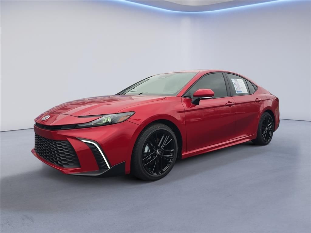 2025 Toyota Camry SE's photo