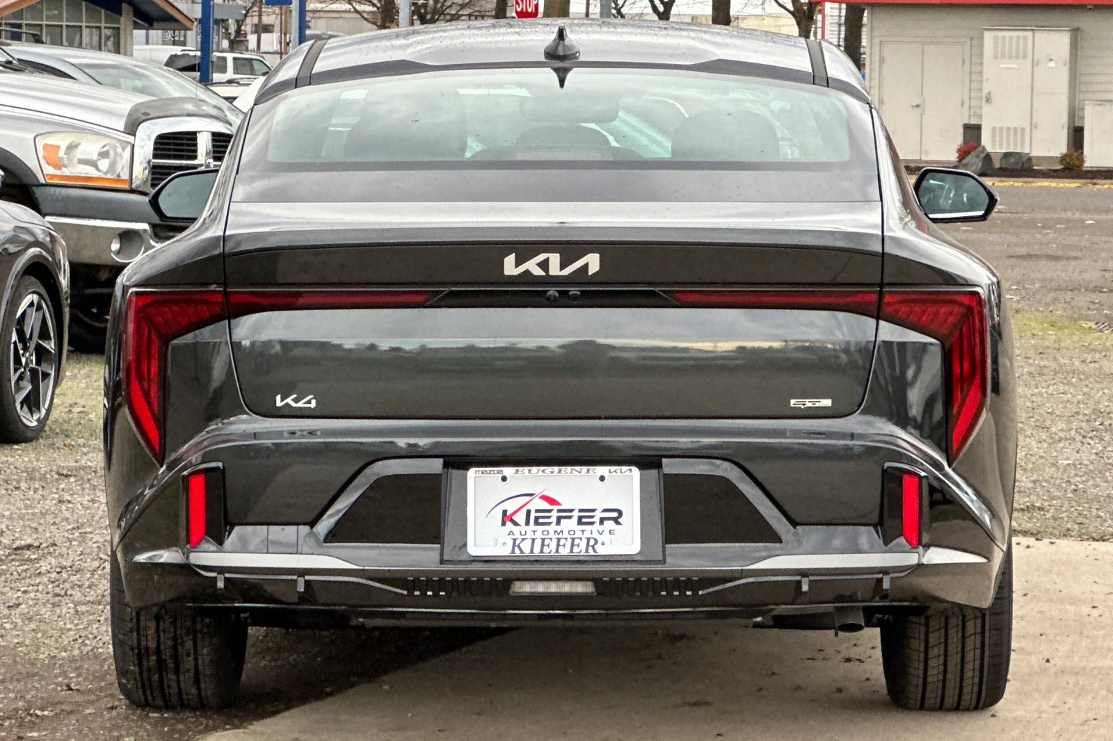 2025 Kia K4 GT-Line photo 3