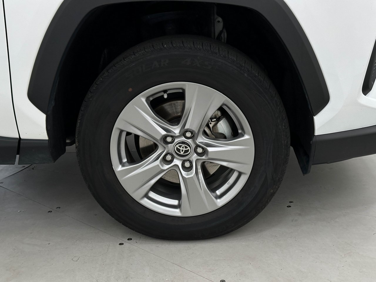 2023 Toyota RAV4 XLE photo 26