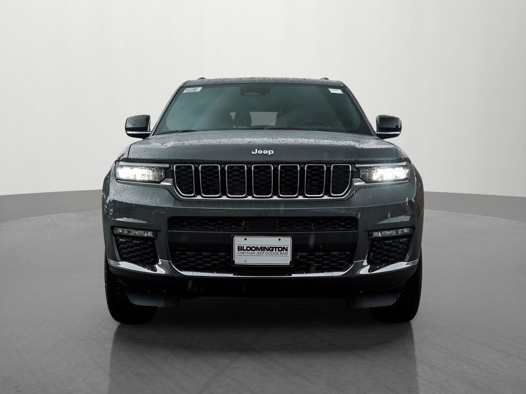 2025 Jeep Grand Cherokee Limited photo 2