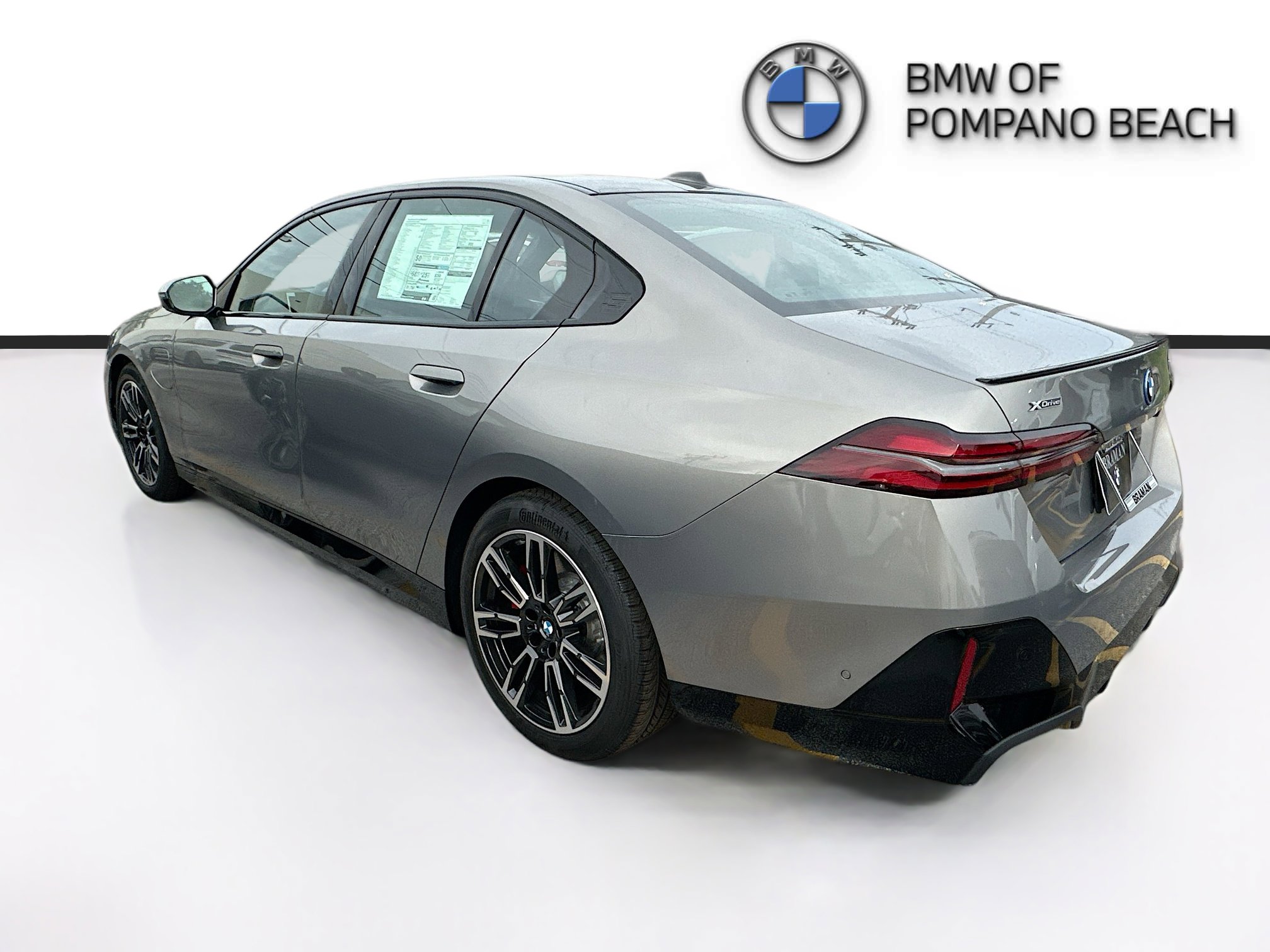 2026 Bmw 550e xDrive photo 4