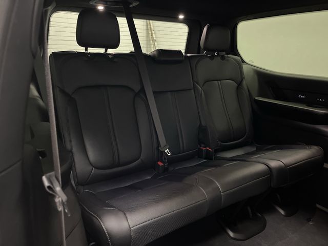 2024 Jeep Wagoneer Series III photo 31