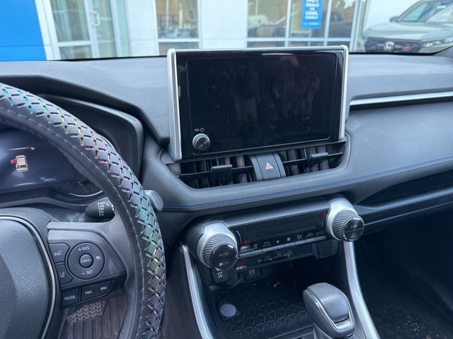 2023 Toyota RAV4 Hybrid SE photo 7