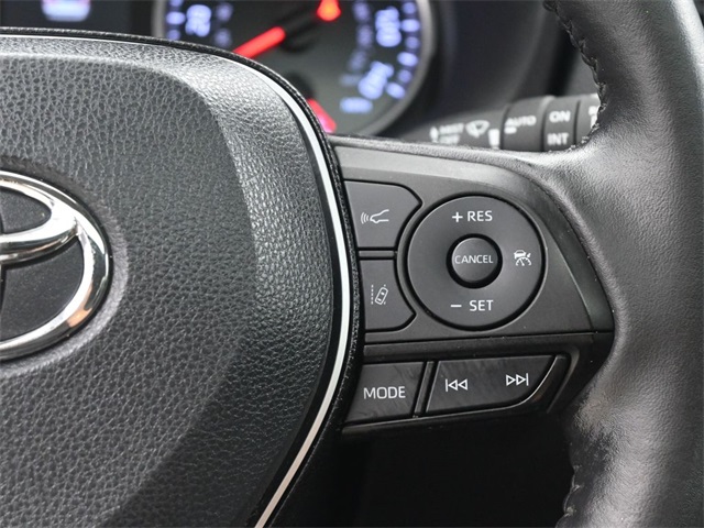 2021 Toyota RAV4 XLE Premium photo 18