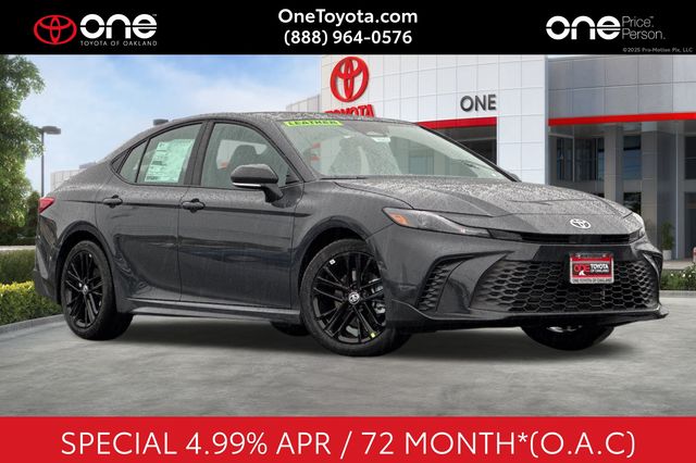 2026 Toyota Camry SE's photo