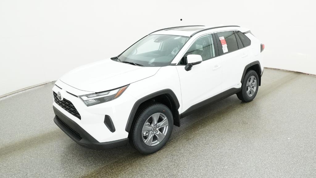 2025 Toyota RAV4 XLE's photo