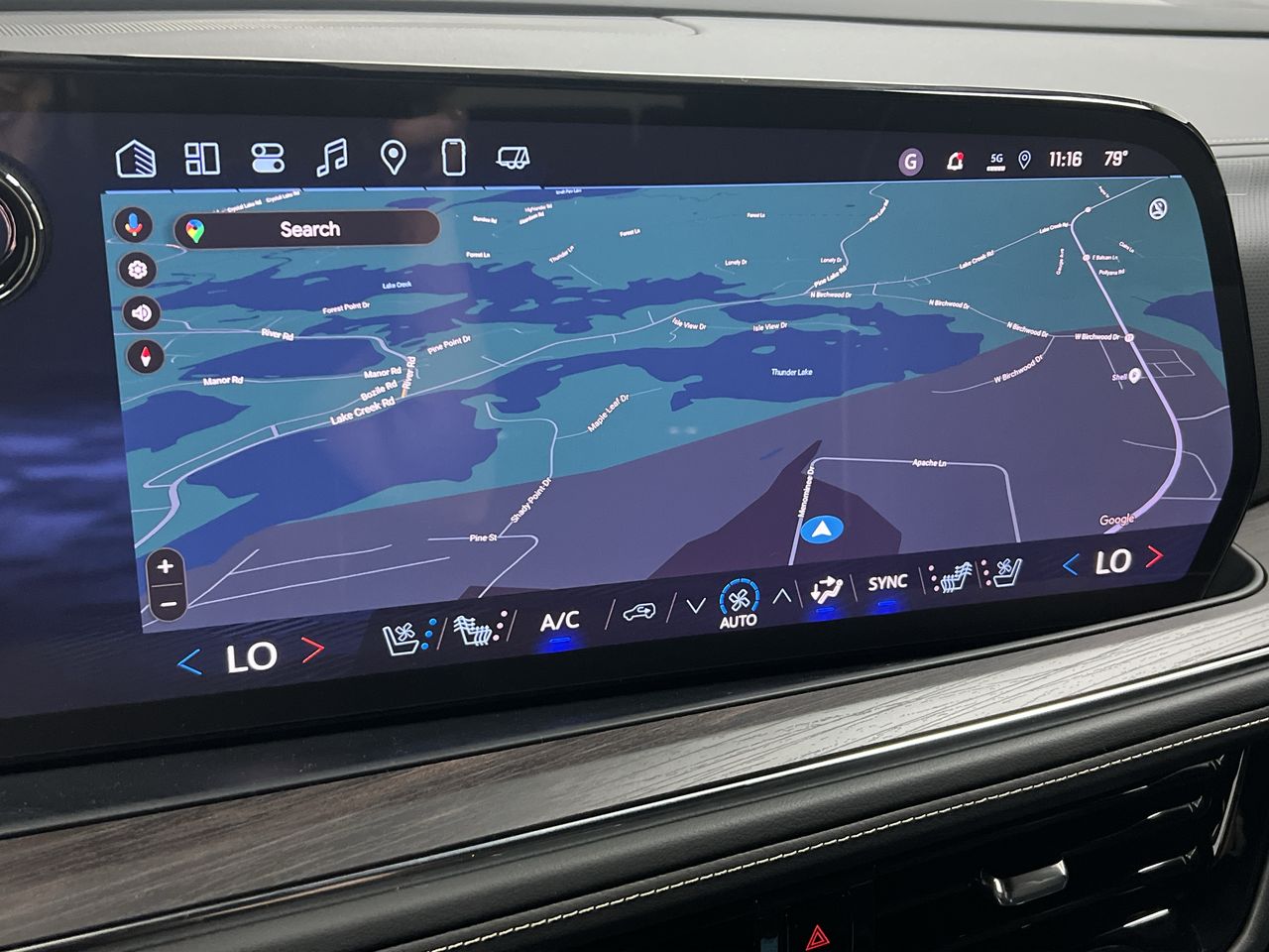 2025 Chevrolet Suburban Premier photo 14
