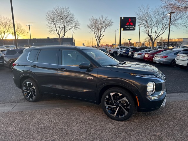 2025 Mitsubishi Outlander Plug-In Hybrid SEL