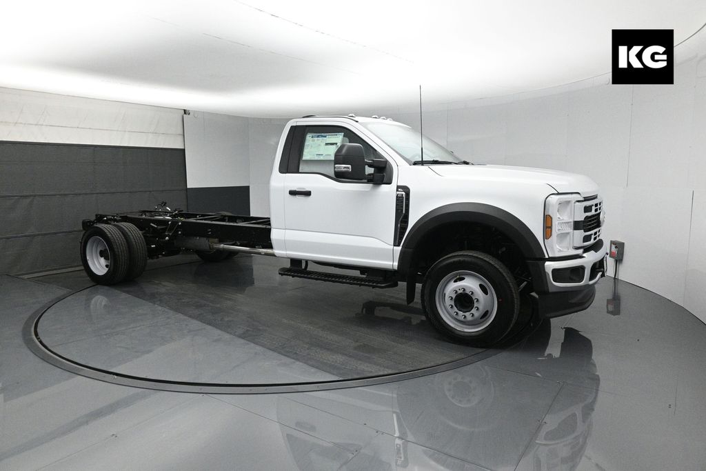 2025 Ford F-550 Super Duty Chassis Cab XL's photo