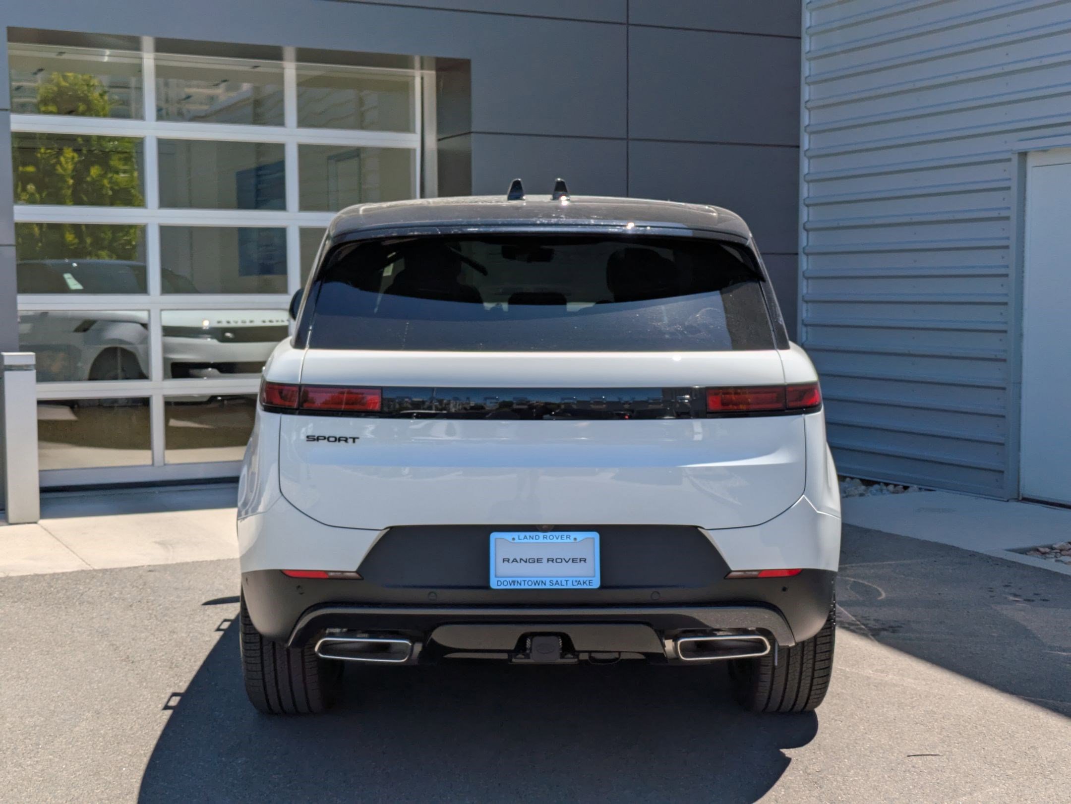 2025 Land Rover Range Rover Sport SE photo 4