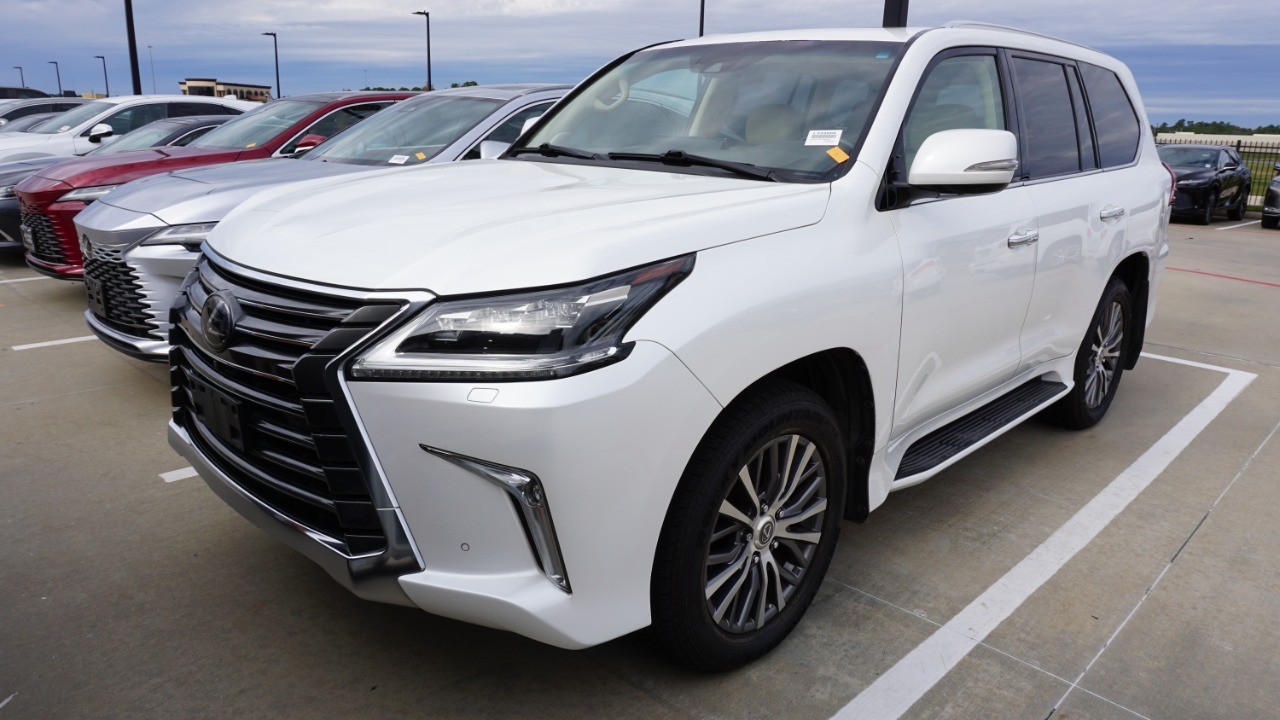 2018 Lexus LX 570's photo