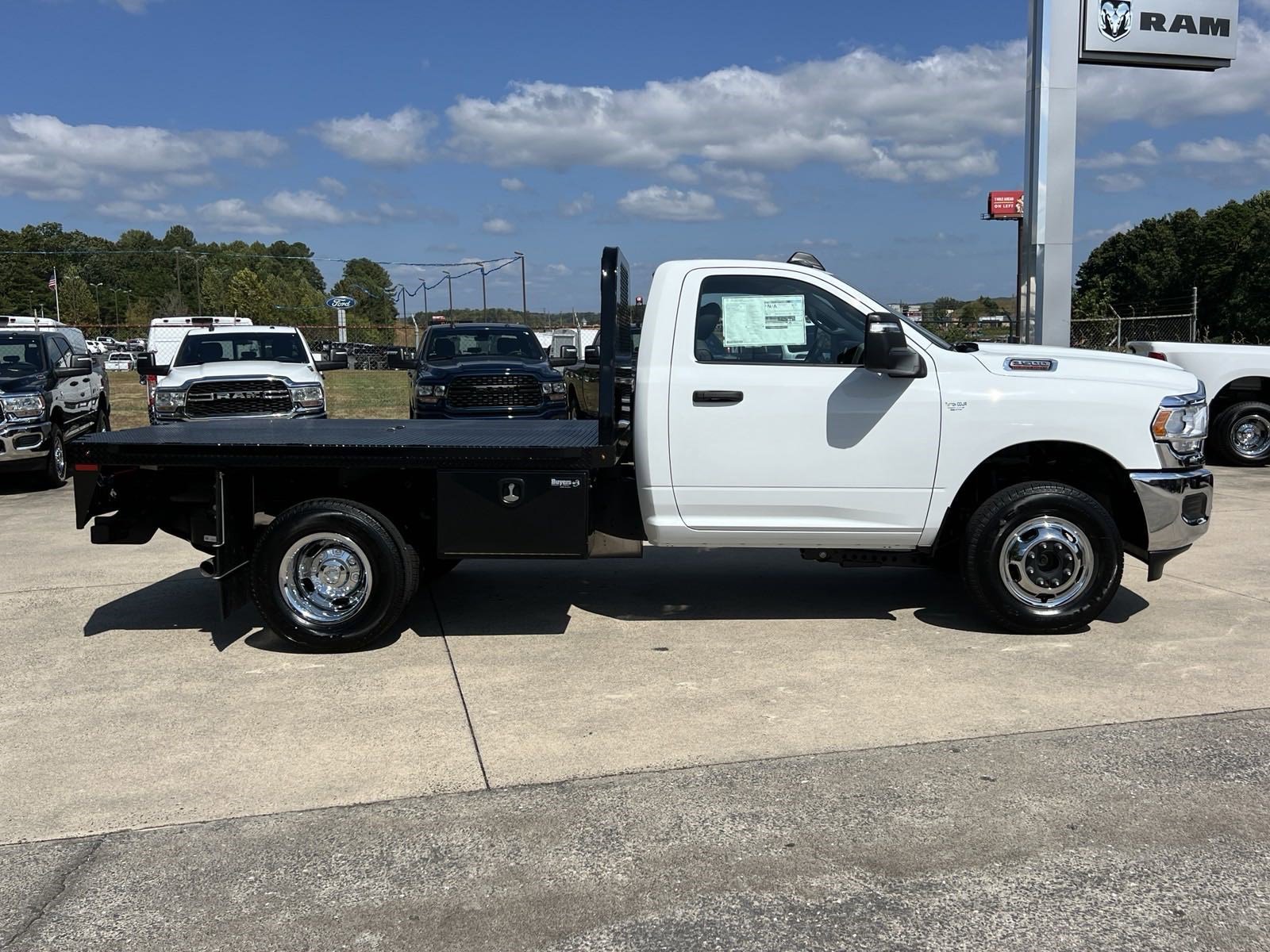 2024 Ram 3500 Tradesman photo 9