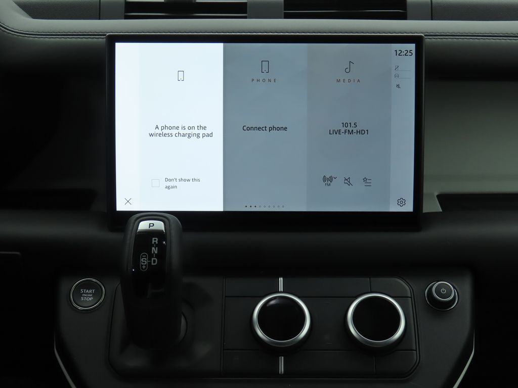2025 Land Rover Defender 110 S photo 14