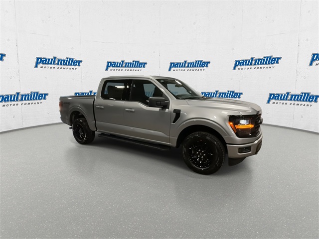 2025 Ford F-150 XLT photo 2