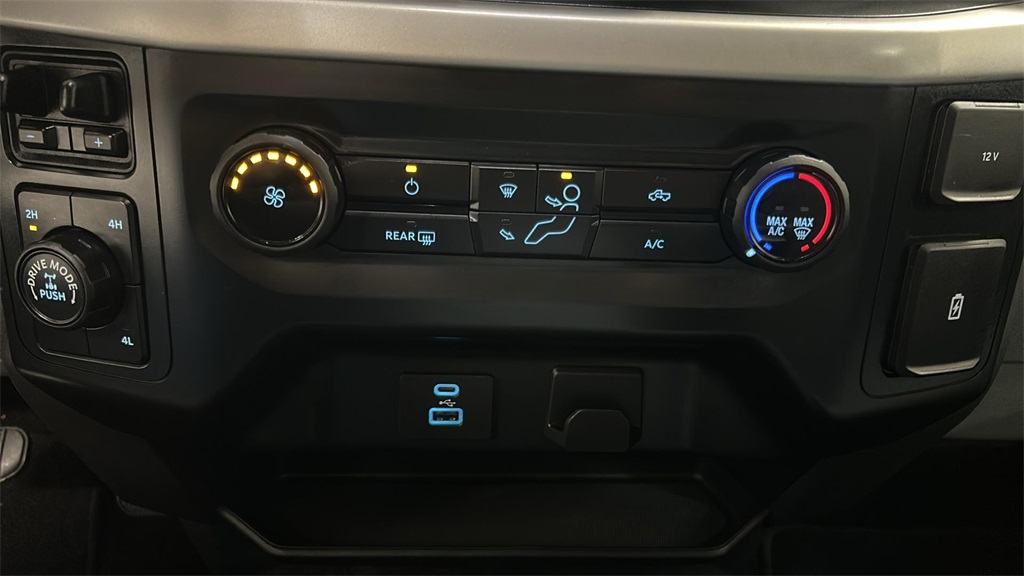 2022 Ford F-150 XLT photo 17