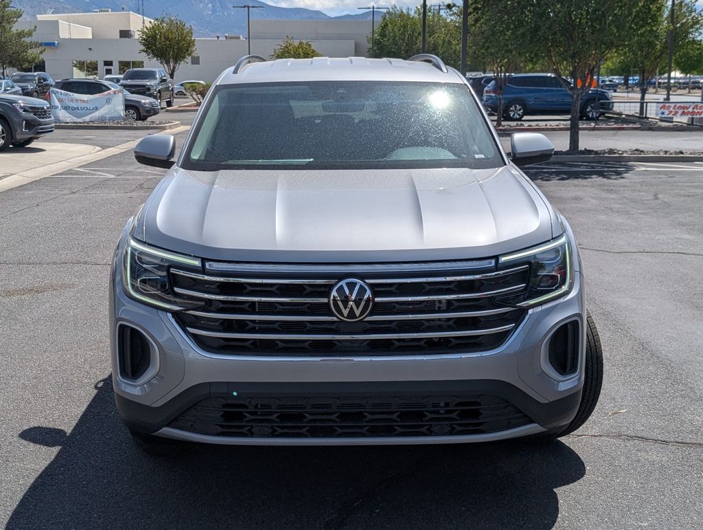 2025 Volkswagen Atlas SE photo 2