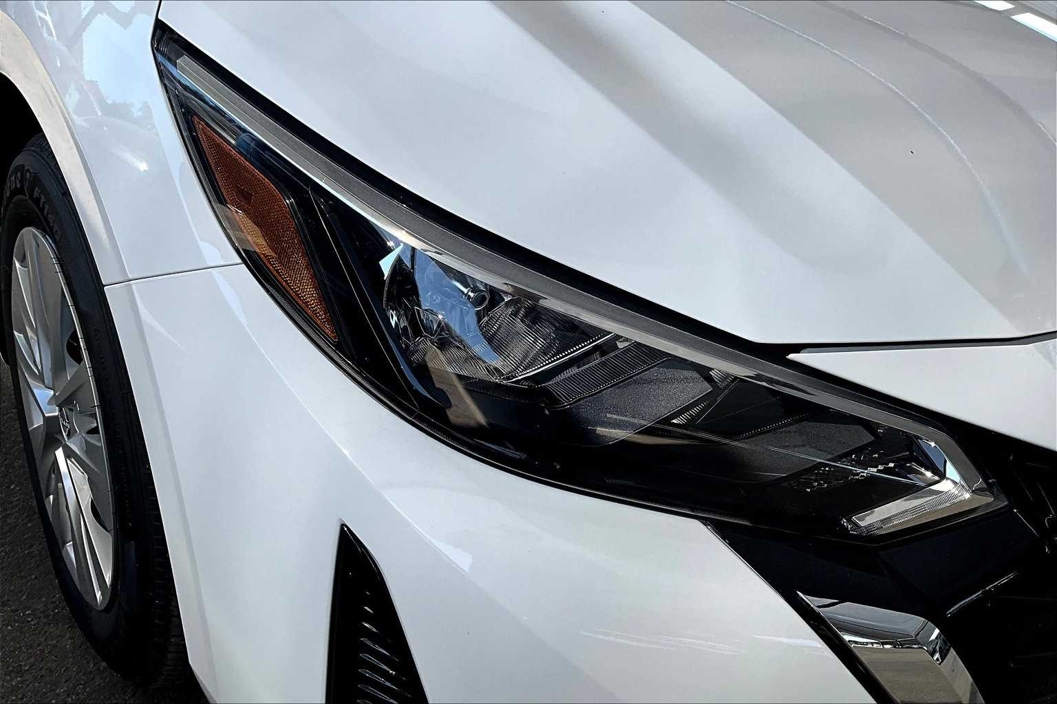 2025 Nissan Sentra S photo 16
