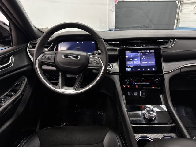 2024 Jeep Grand Cherokee Laredo photo 3