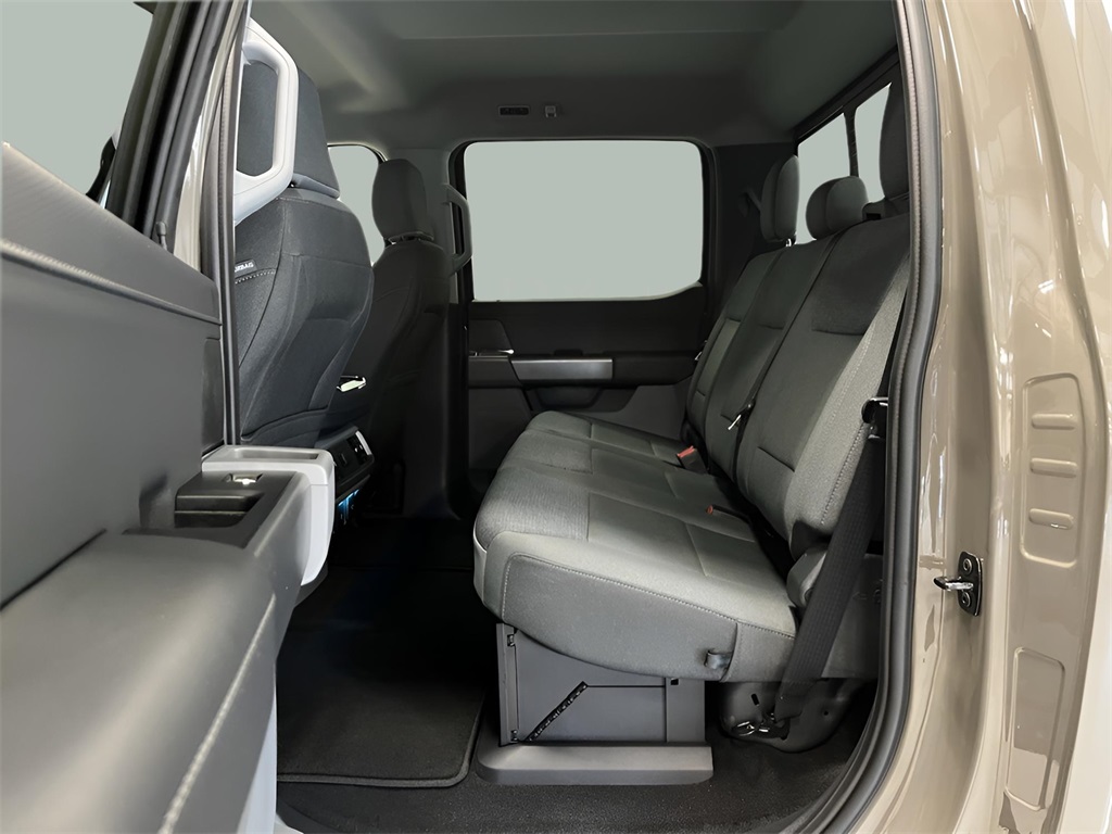 2025 Ford F-150 XLT photo 12