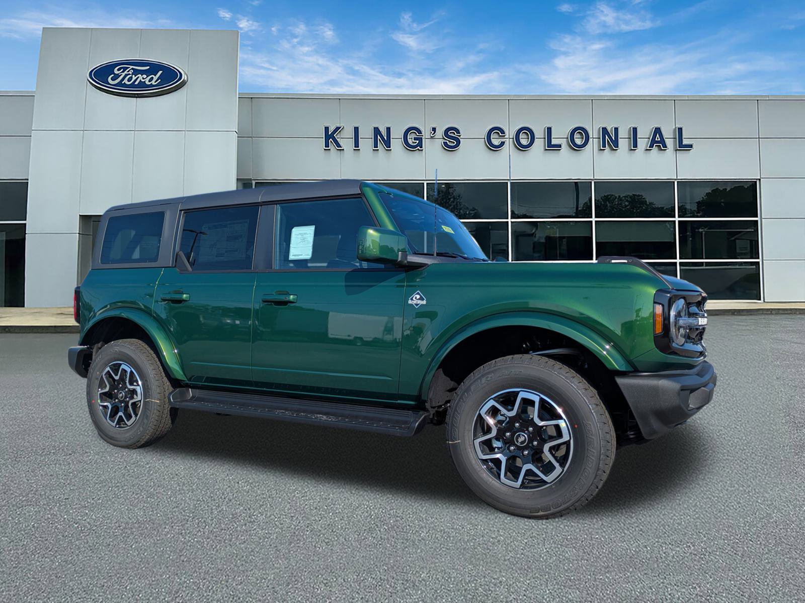 2025 Ford Bronco 4-Door Outer Banks's photo