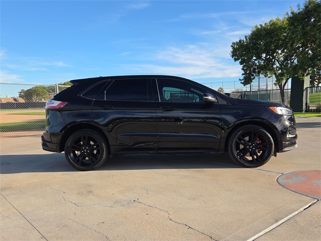 2022 Ford Edge ST photo 4