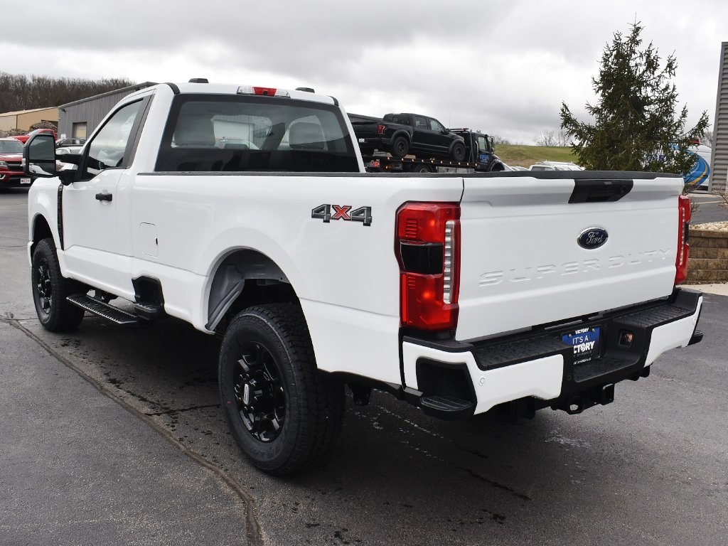 2025 Ford F-350 XL photo 3