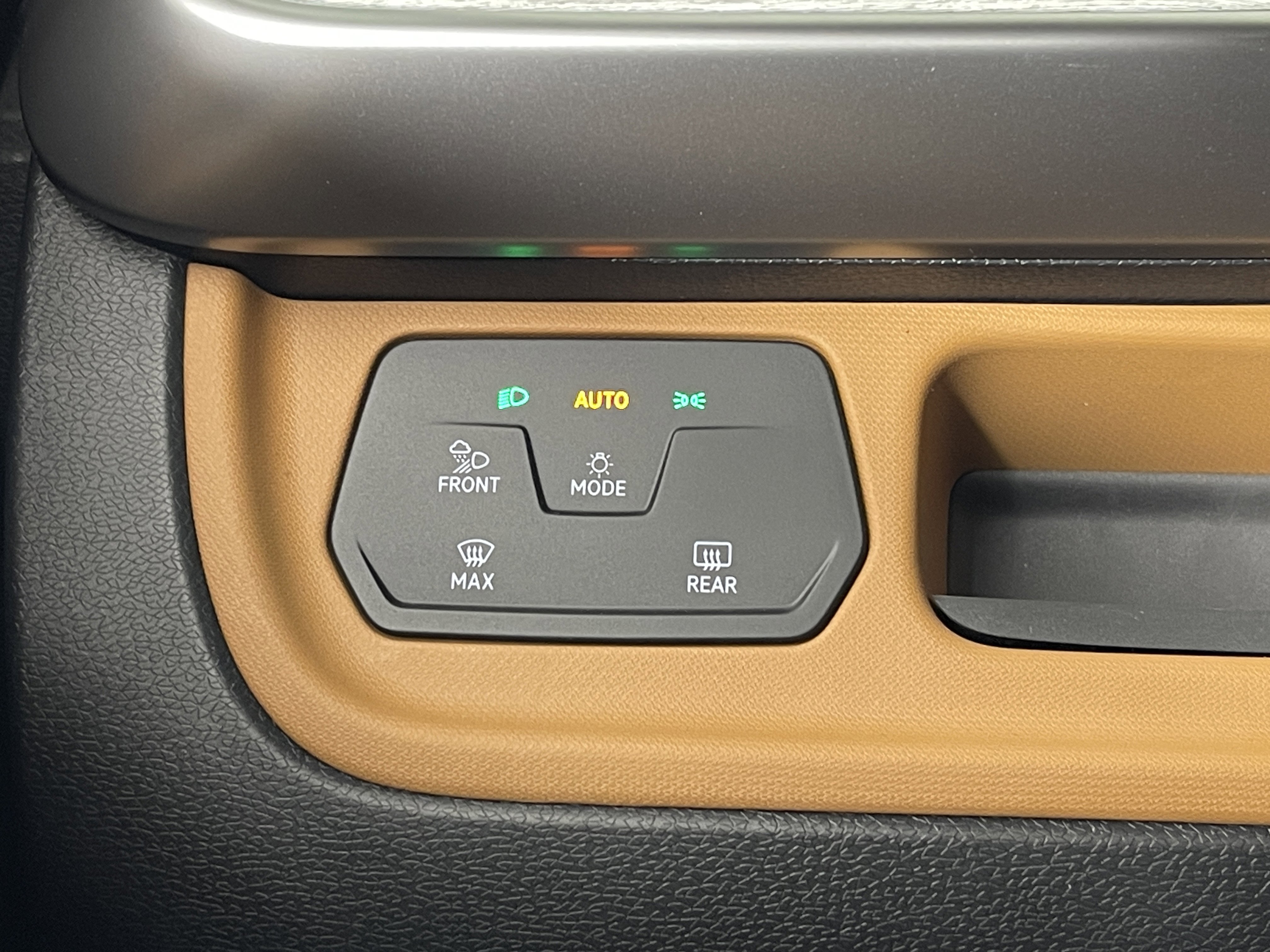 2025 Volkswagen ID. Buzz Pro S photo 3