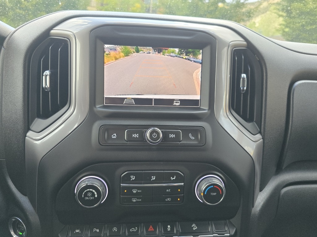 2023 Chevrolet Silverado 1500 photo 2