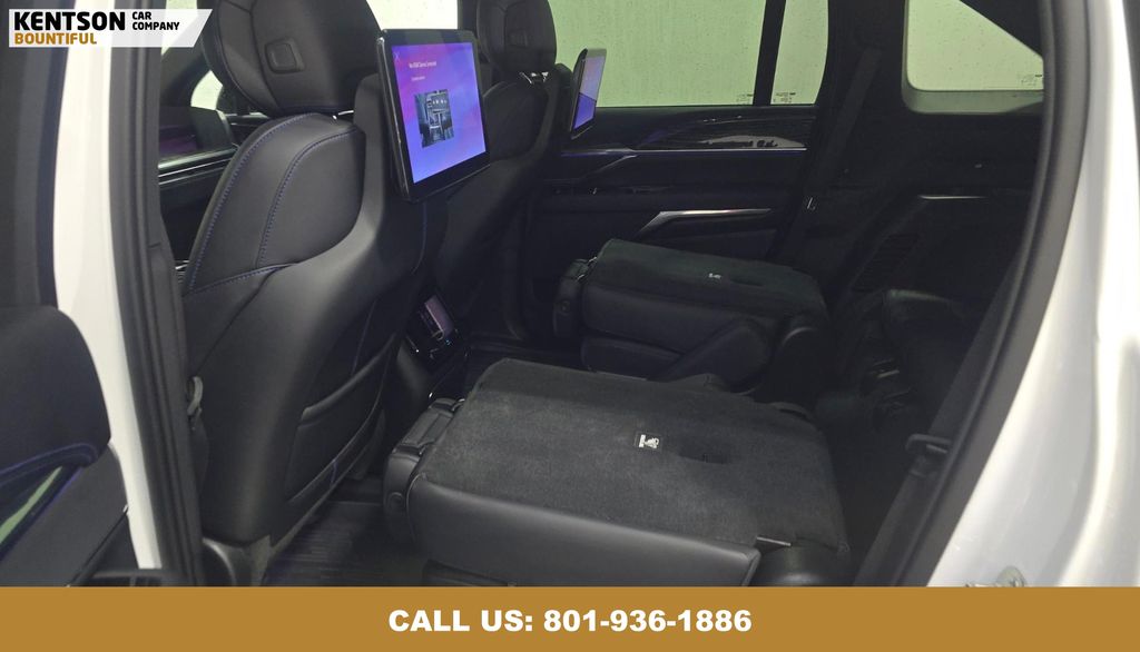 2025 Cadillac Escalade IQ Sport photo 9