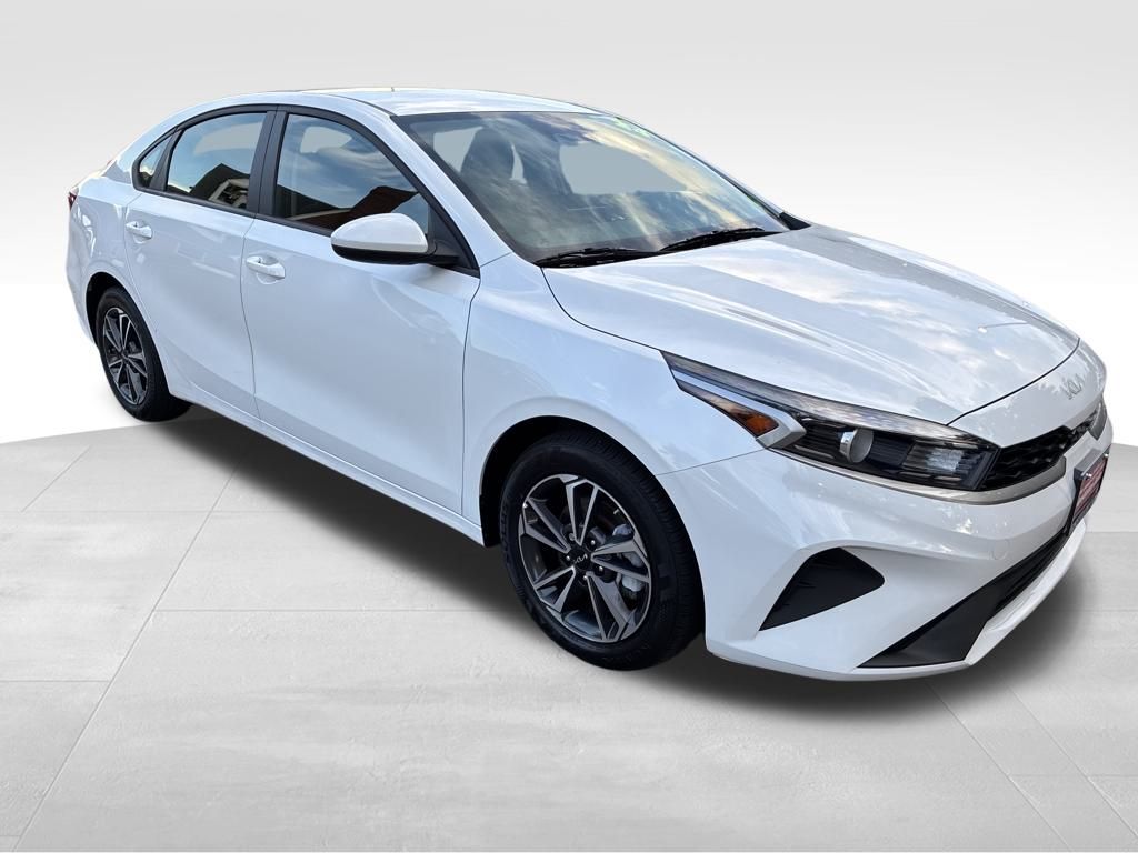 2024 Kia Forte LXS photo 7