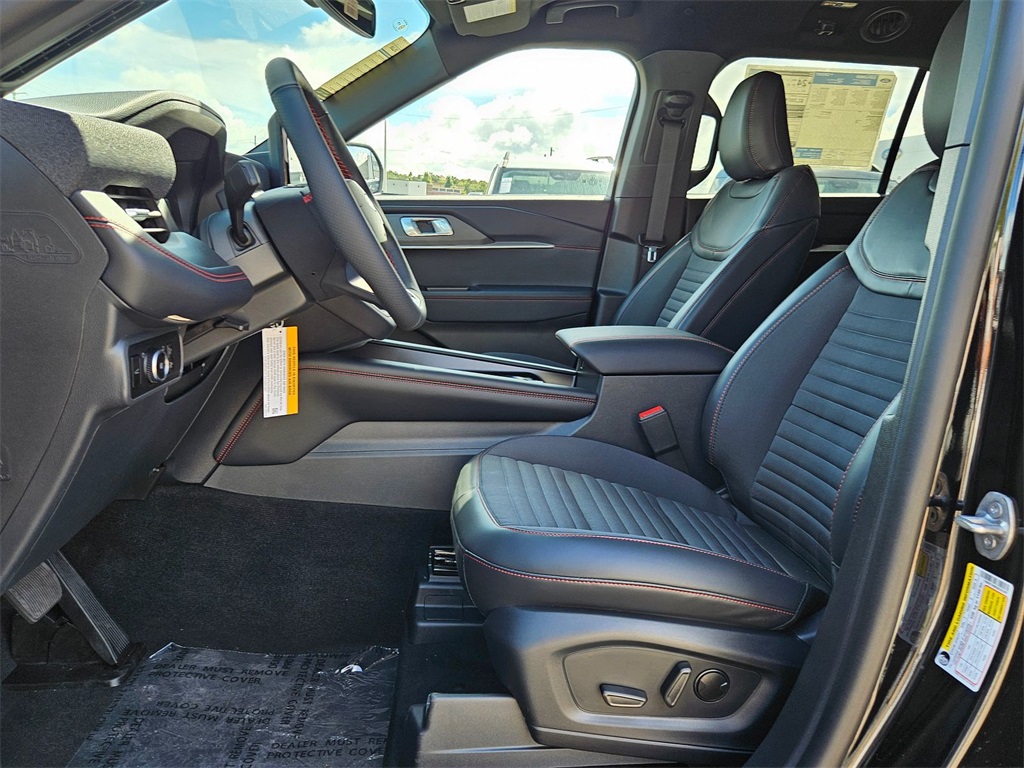 2025 Ford Explorer ST-Line photo 10