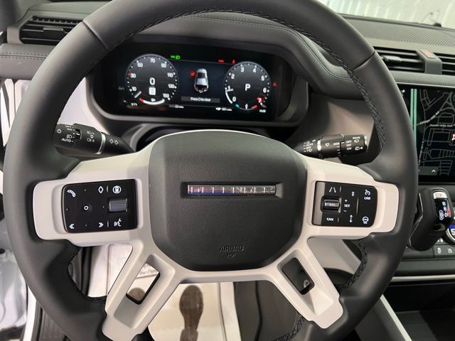 2025 Land Rover Defender 110 S photo 5