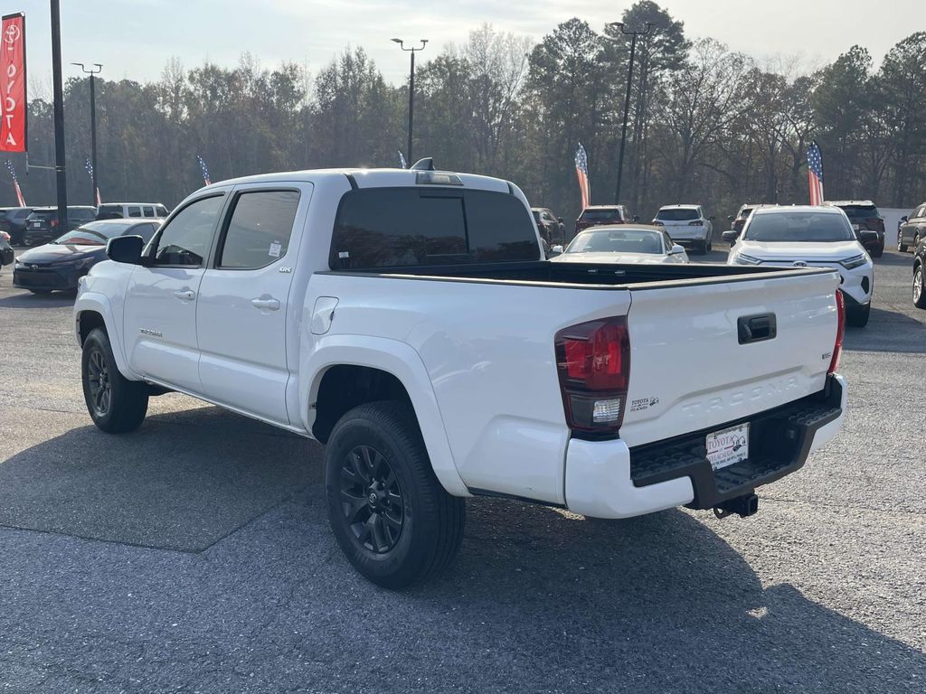 2022 Toyota Tacoma SR5 Double Cab photo 4