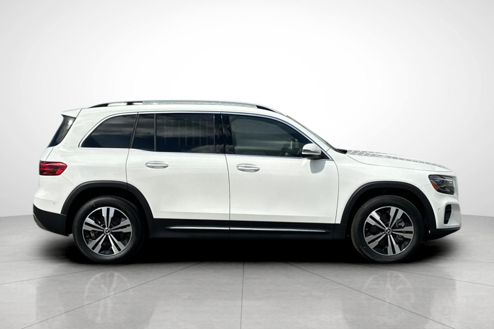 2025 Mercedes Benz GLB 250 photo 27