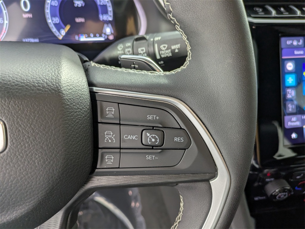 2023 Jeep Grand Cherokee Laredo Altitude photo 18