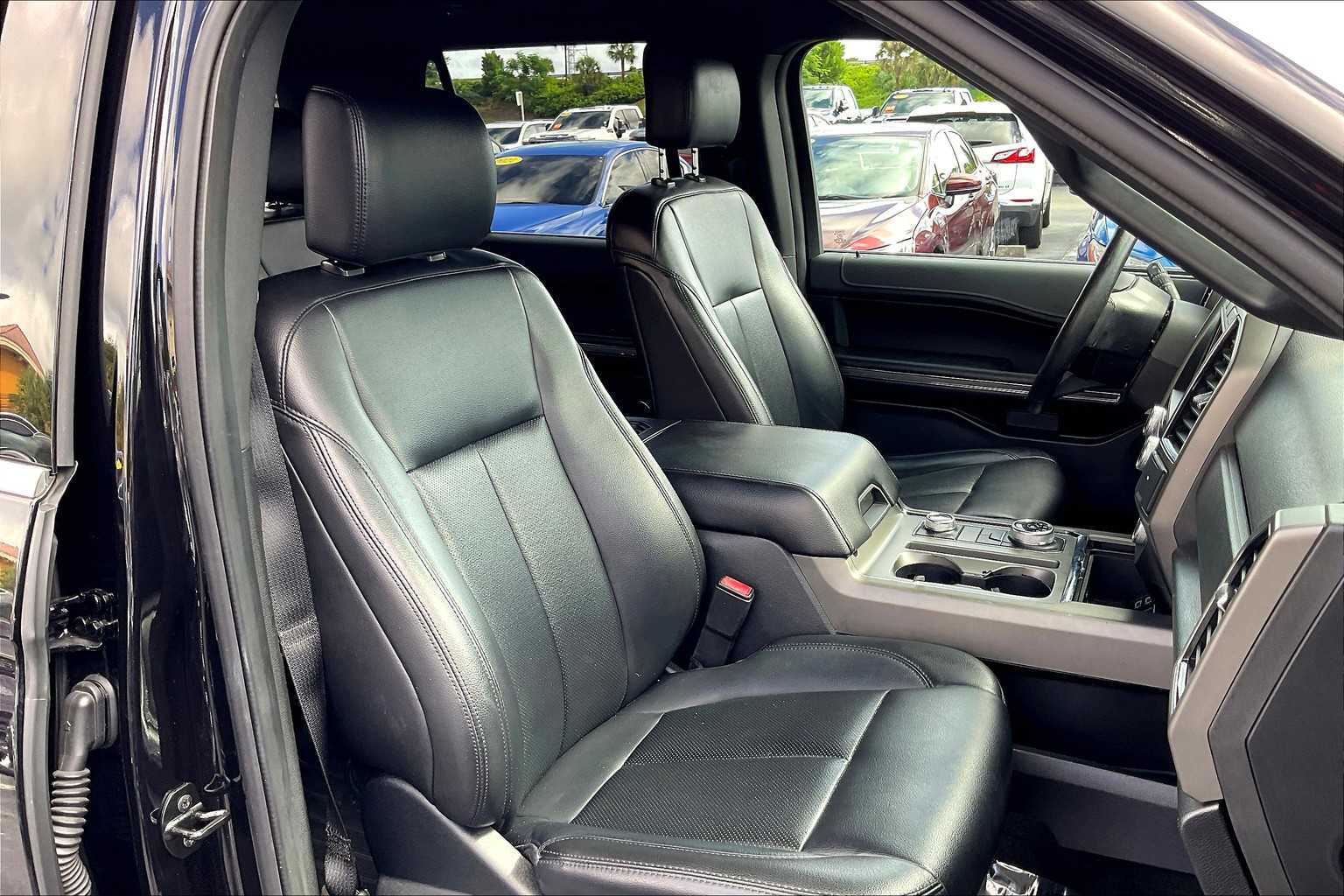 2019 Ford Expedition XLT photo 4