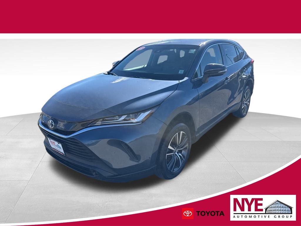 2023 Toyota Venza LE's photo