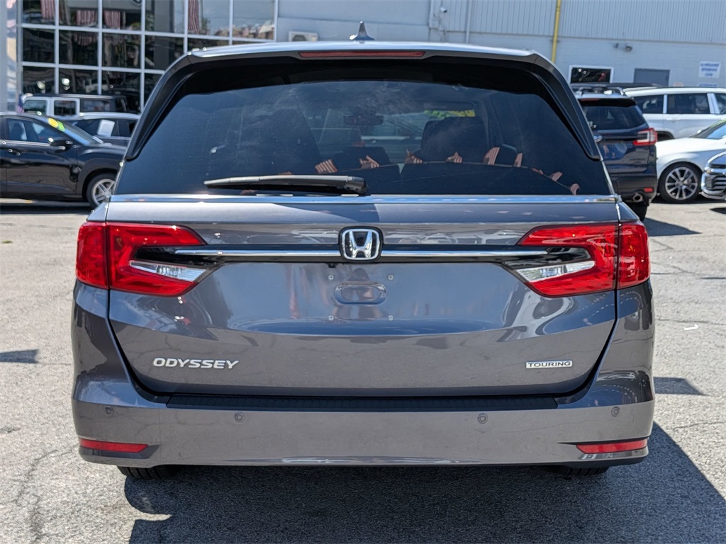 2024 Honda Odyssey Touring photo 5