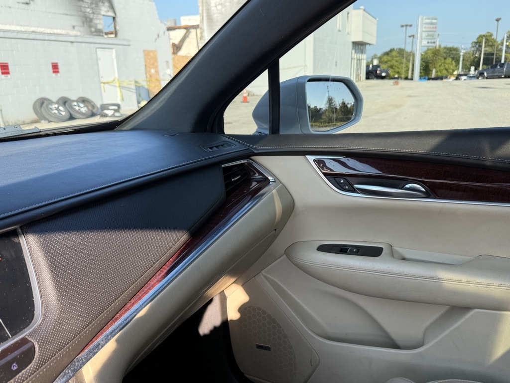2017 Cadillac XT5 Luxury photo 19