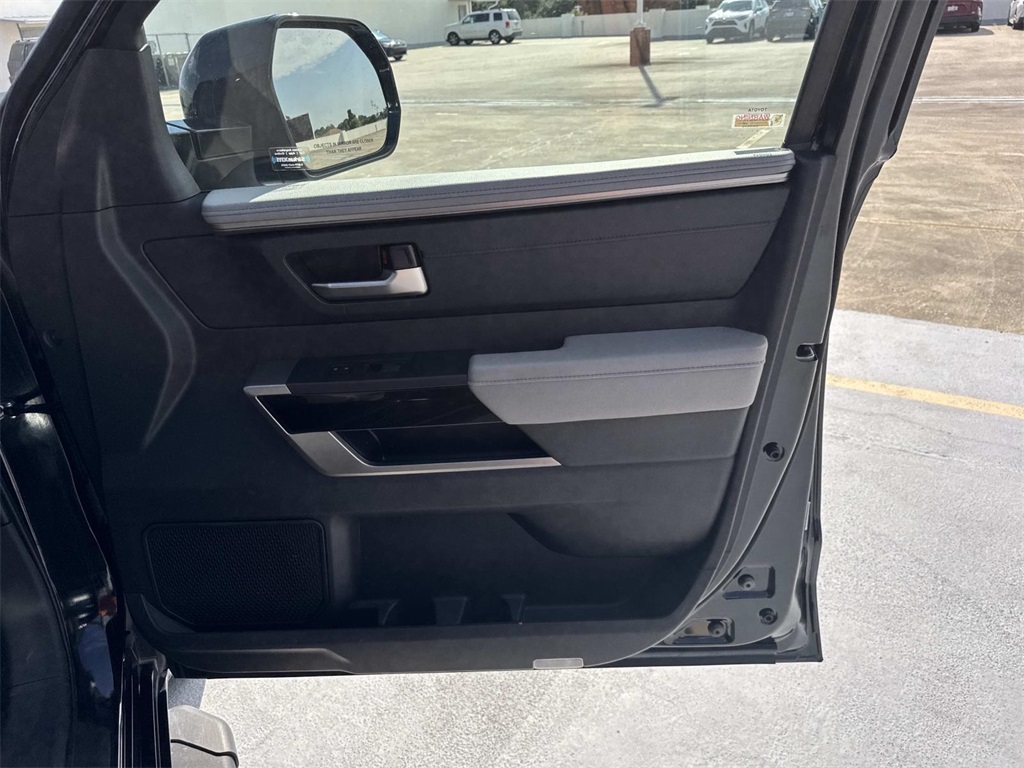 2024 Toyota Tundra Limited photo 13