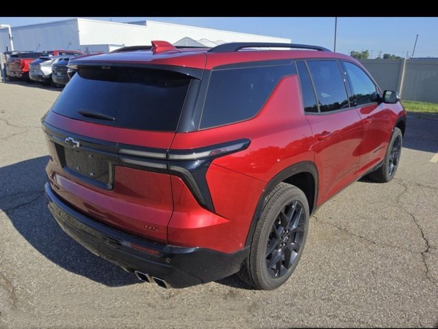 Used 2024 Chevrolet Traverse RS with VIN 1GNEVLKS3RJ210582 for sale in Fairmont, Minnesota