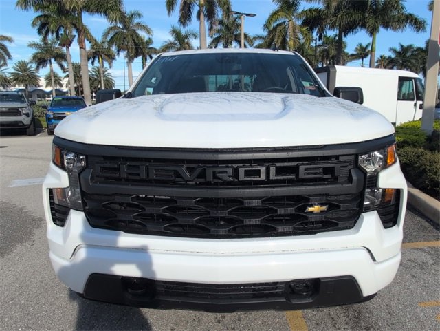 2026 Chevrolet Silverado Custom photo 3
