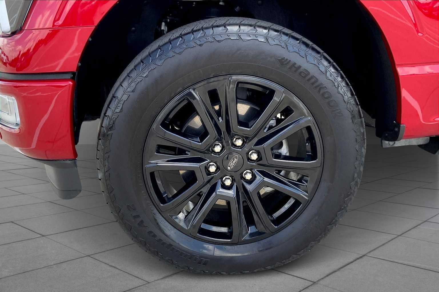 2025 Ford F-150 Platinum photo 10