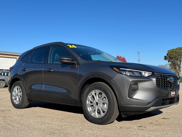 2026 Ford Escape Active photo 3