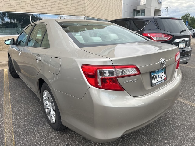 2013 Toyota Camry LE photo 4