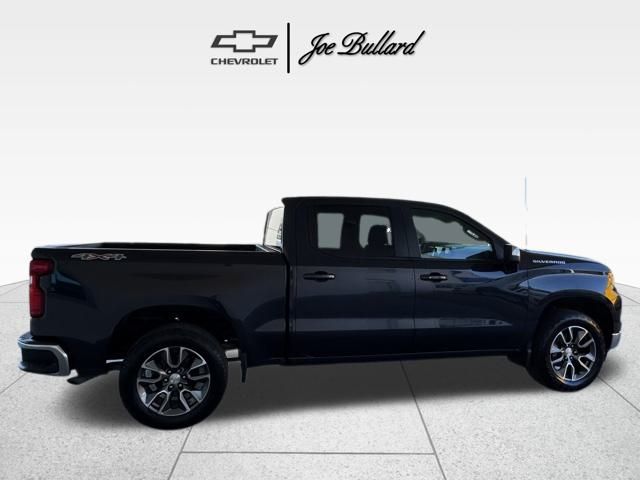 2022 Chevrolet Silverado 1500 LT photo 4